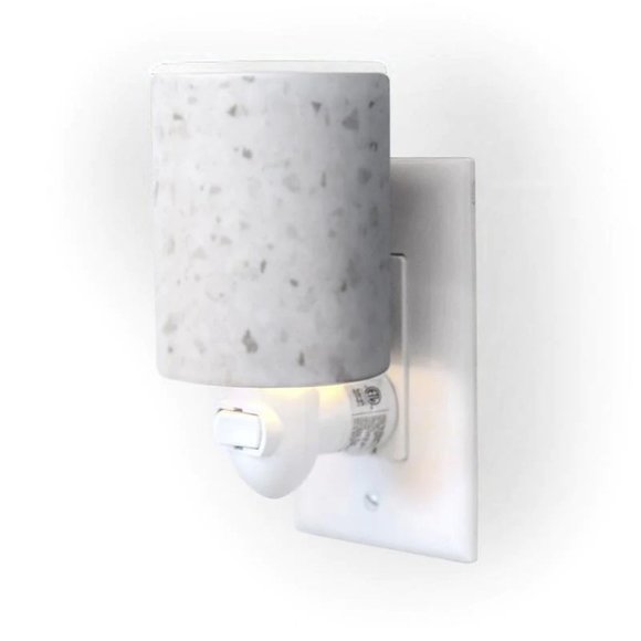 Outlet Plug-In Warmer - Picture 1 of 2